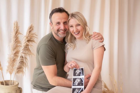 Should I Do My Maternity Shoot Alone or Include My Partner and Children? A Surrey Maternity Photographer’s Guide